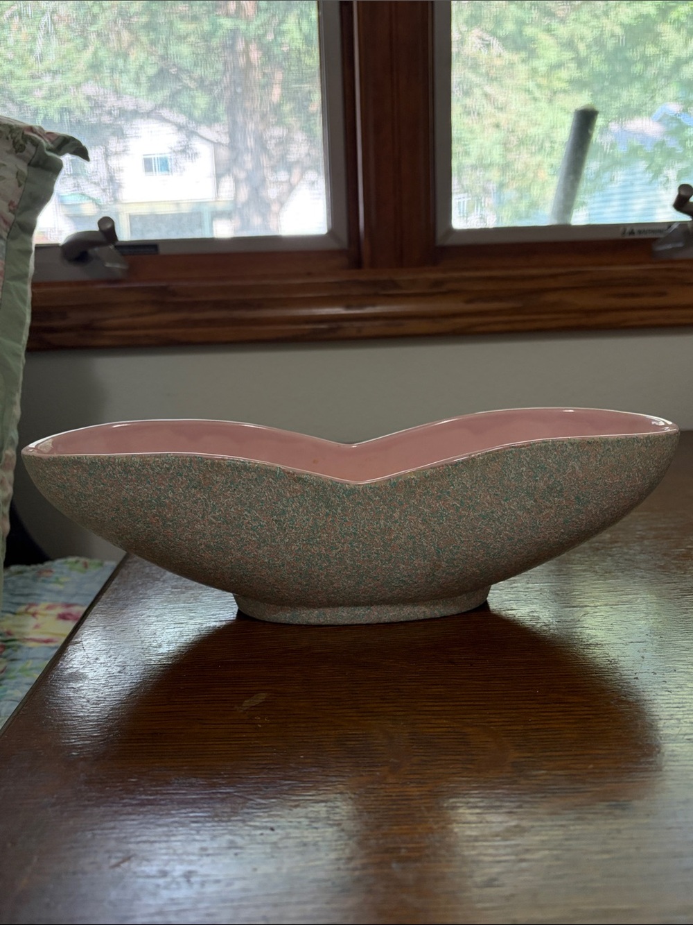 Shawnee USA 1015 Vintage Atomic Pink and blue Speckled Ceramic Planter